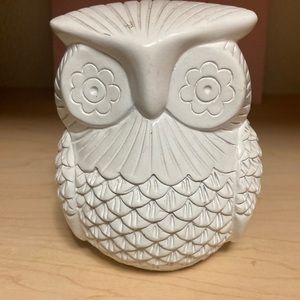 Owl sculpture